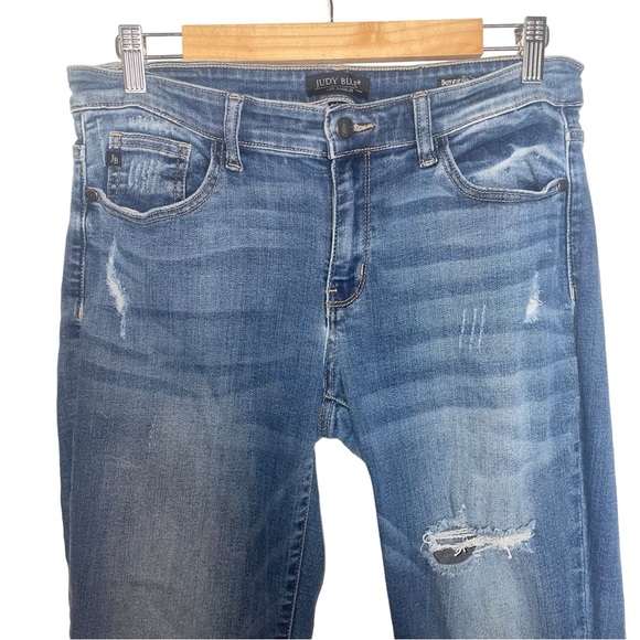 JUDY BLUE Boyfriend Fit Jeans Mid Rise Stretch Distressed JB8275MD Size 11/30 - Picture 4 of 16